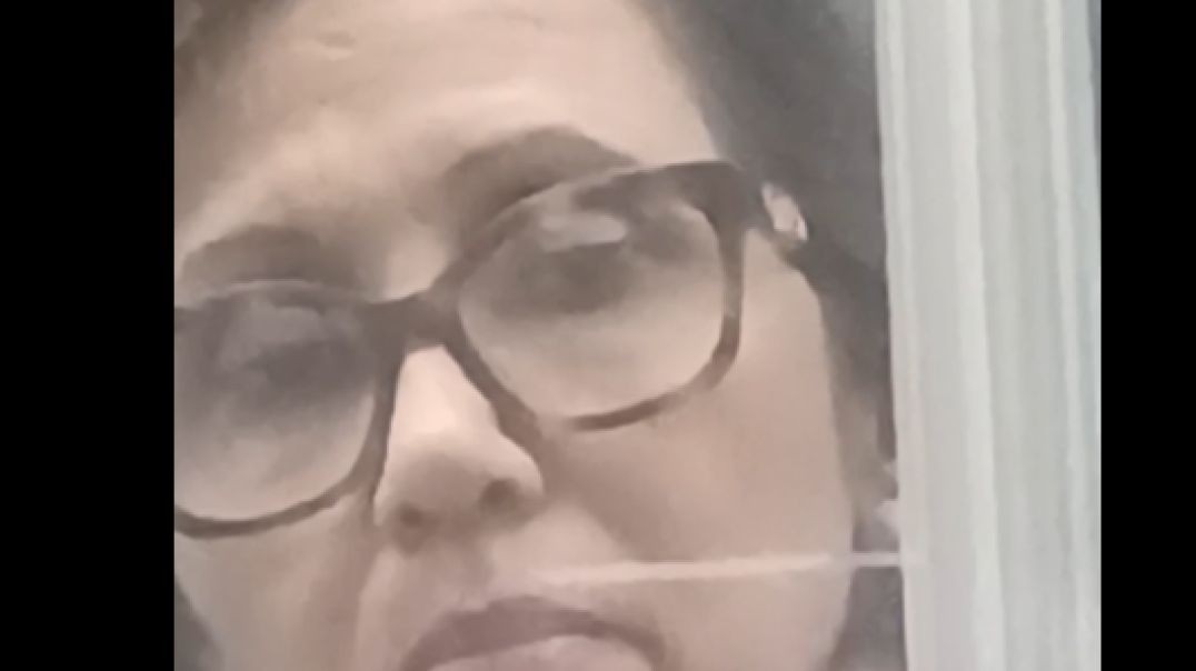 ⁣Grandma Bulge Watcher