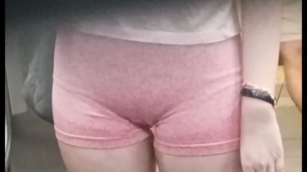 ⁣Butter Face Girl NOT Bulge