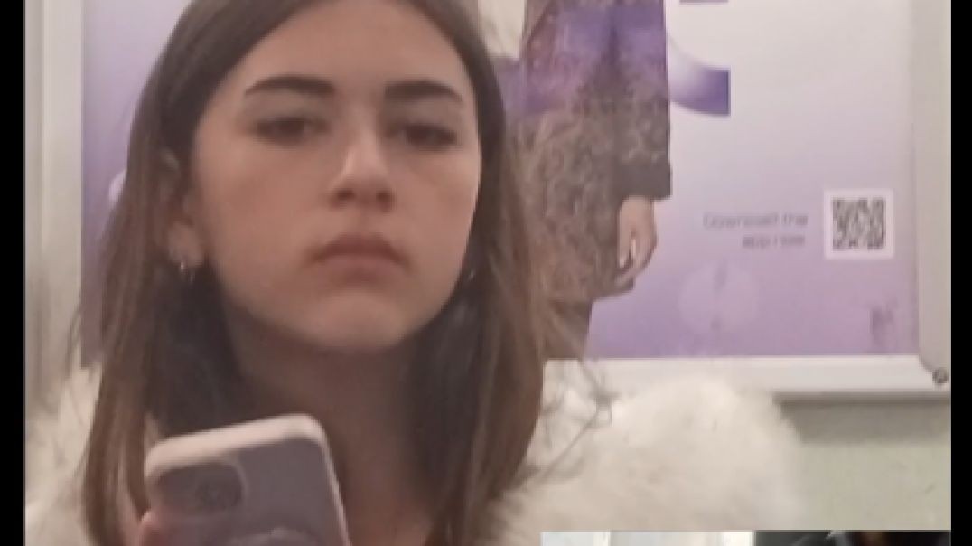 ⁣Teens Takes Quick Cock Pic